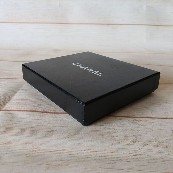 Authentic CHANEL Gift Box Small Wallet Black White Luxury Designer Felt Packing - Picture 7 of 12